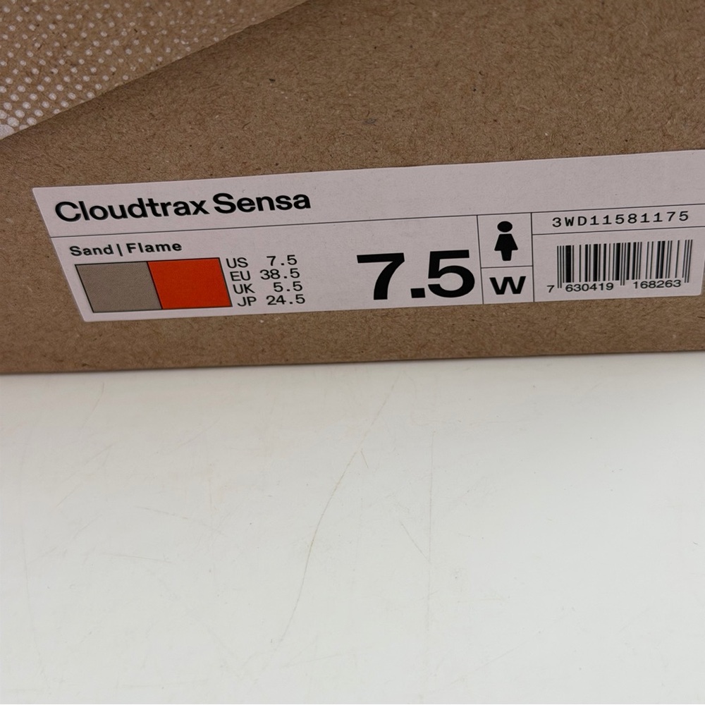 On Running Women’s Cloudtrax Sensa - SZ 7.5 - Sand/Flame Hiking Boots Sneakers - Picture 8 of 14